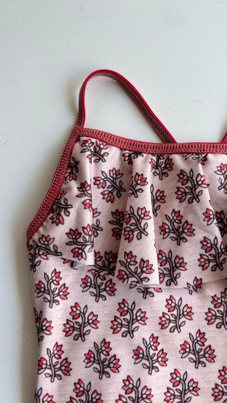 clasico flores rojas con vol